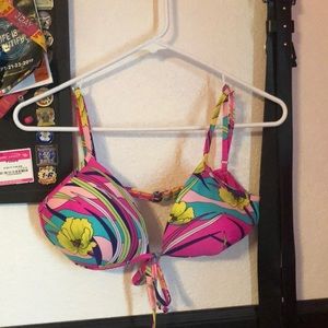 Roxy bathing suit top